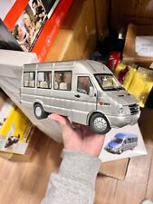 Carro modelo Iveco Daily prata fundido escala 1:24 (falhas) comprar usado  Enviando para Brazil