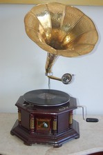 Grammofono ottagonale disco usato  Roma