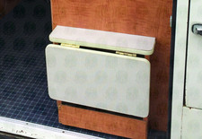 Mesa lateral Westfalia Early Bay - branca com linhas cinza C9612-070524, usado comprar usado Mesa lateral Westfalia Early Bay - branca com linhas cinza C9612-070524, usado comprar usado  Enviando para Brazil