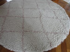 Lovely round rug for sale  WINSCOMBE