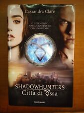 Cassandra clare shadowhunters usato  Italia