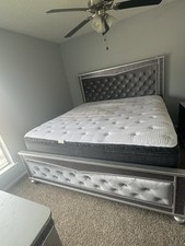 King mattress set for sale  Renton