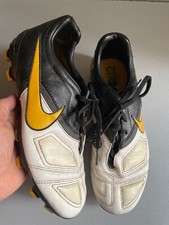 Scarpe calcio giovanili usato  Spedire a Italy