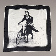 Mariella burani foulard usato  Cambiago