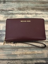 Nova Carteira Michael Kors Jet Set Viagem Grande Flat Telefone Merlot Borgonha comprar usado Nova Carteira Michael Kors Jet Set Viagem Grande Flat Telefone Merlot Borgonha comprar usado  Enviando para Brazil