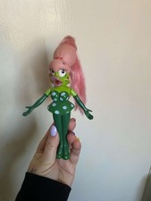 RARO BONECO VINTAGE 7" MRS DOLORES SAPO/SAPO DO FILME DON BLUTH THUMBELINA comprar usado  Enviando para Brazil