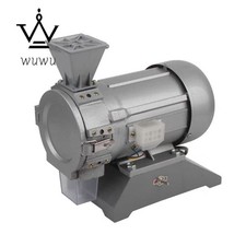 Tritatutto elettrico per usato Tritatutto elettrico per usato  Spedire a Italy