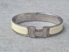 Usado, Pulseira Hermès Clic H PM esmalte branco creme e ferragens banhadas a paládio comprar usado Usado, Pulseira Hermès Clic H PM esmalte branco creme e ferragens banhadas a paládio comprar usado  Enviando para Brazil
