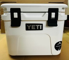 YETI ROADIE 15 REFRIGERADOR DE ACAMPAMENTO DE GELO DURO COM ALÇA PRETA DUPLA COR BRANCA comprar usado  Enviando para Brazil