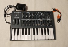 Arturia microbrute synthesizer d'occasion  Expédié en Belgium
