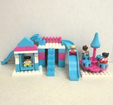 Lego DUPLO Playground Rosa Azul Aqua Swing Slides e Merry Go Round com Crianças, usado comprar usado  Enviando para Brazil