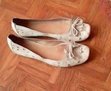 Ballerines cuir écru d'occasion  Jussey