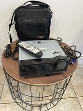 Tela de projetor OPTOMA DLP DS303. Com controle remoto, todos os cabos e estojo. ÓTIMO! comprar usado  Enviando para Brazil