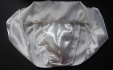Black satin skirt d'occasion  Expédié en Belgium