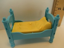 Móveis Playmobil CAMA DE SOLTEIRO INFANTIL COM ESTRUTURA AZUL E COLCHÃO AMARELO PÁLIDO comprar usado  Enviando para Brazil