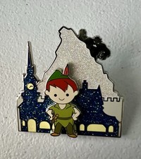 Usado, Broche Disney 2020 It's a Small Fantasyland Peter Pan Matterhorn Cuties LE   comprar usado  Enviando para Brazil