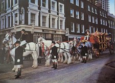 Whitbread horses crown usato  Spedire a Italy
