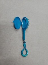 Chaveiro amuleto bolsa raquete de cabelo/espelho/tênis plástico azul vintage década de 1980  comprar usado  Enviando para Brazil