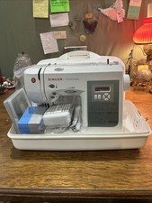 Máquina de costura eletrônica Singer S800 fashionista com acessórios de valor agregado comprar usado  Enviando para Brazil