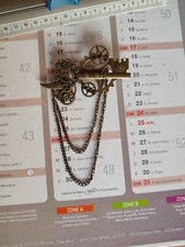 Broche pin style d'occasion  Saintes