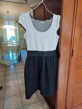 Robe noire blanche d'occasion  Chaumont