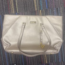 Bolsa para laptop Adrienne Vittadini forro verde dourado metálico comprar usado Bolsa para laptop Adrienne Vittadini forro verde dourado metálico comprar usado  Enviando para Brazil