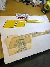 Autocollant gauche jaune d'occasion  Verneuil-l'Étang