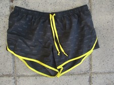 Short undiz move d'occasion  Raphele-les-Arles