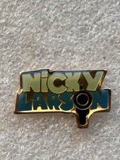 Pin nicky larson d'occasion  Le Perreux-sur-Marne