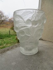 Vase verre moulé d'occasion  Ussac