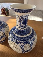 Pair blue white d'occasion  Expédié en Belgium