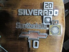 Lote de 3 emblemas vintage originais Chevrolet Silverado C 10 emblema Fender Chevy comprar usado  Enviando para Brazil