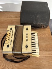 Vintage hohner signorina for sale Vintage hohner signorina for sale  WESTHILL