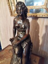 Statuette femme assise d'occasion  Plaintel