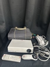 Projetor LED 3D Portátil LG -Smart TV - Controle Remoto Mágico PA77U-JE PACOTE ÓTIMO comprar usado Projetor LED 3D Portátil LG -Smart TV - Controle Remoto Mágico PA77U-JE PACOTE ÓTIMO comprar usado  Enviando para Brazil