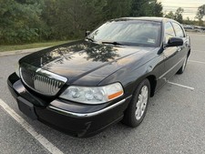 2011 lincoln town for sale  Milwaukee