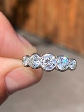 Anel de ouro 18 quilates diamante 1,80 quilate 5 pedras comprar usado  Enviando para Brazil