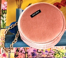 Mui Mui Mini Bolsa de Veludo Rosa Pulseira Dourada NOVA com Caixa Mais Amostra de Fragrância comprar usado  Enviando para Brazil