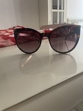Occhiale sole guess usato  Latina