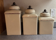 Set gracious goods for sale  Logandale