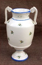 Flowered footed urn d'occasion Flowered footed urn d'occasion  Auray