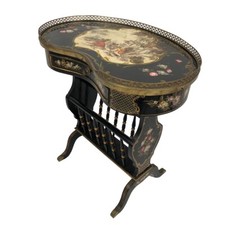 Petite table forme d'occasion  Royère-de-Vassivière