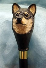 Hand carved wooden d'occasion  Expédié en Belgium