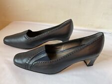 Van dal women for sale  LYNTON