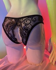 Culotte string sexy d'occasion  Issy-les-Moulineaux