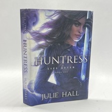 Huntress by Julie Hall (English) Hardcover Book SIGNED 2020 HC comprar usado  Enviando para Brazil
