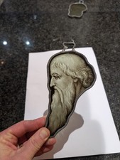 Vitral antigo da janela da igreja. Homem barbudo longo pintado à mão 15º C comprar usado Vitral antigo da janela da igreja. Homem barbudo longo pintado à mão 15º C comprar usado  Enviando para Brazil