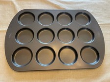 Tampo de muffin antiaderente Wilton e panela de cupcake formato perfeito 12 furos ++, usado comprar usado  Enviando para Brazil