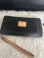 Carteira GUESS feminina preta logotipo G em relevo com zíper organizador pulseira vintage 1981 comprar usado  Enviando para Brazil