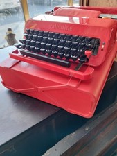 Macchina scrivere rossa usato  Acqui Terme